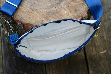 Segeltuch Bauchtasche mit blauer 4